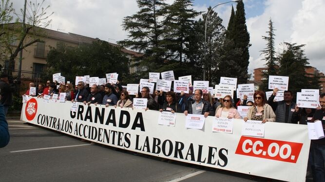 Manifestación de condena de los sindicatos por el último accidente laboral