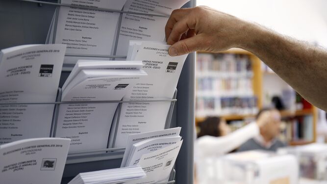 Las fotos de las votaciones para las elecciones generales en Málaga