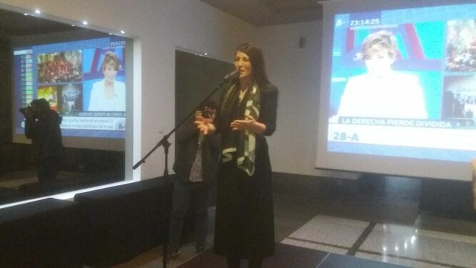 Macarena Olona, diputada de Vox por Granada, habla a los seguidores del partido
