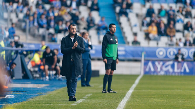 Diego Martínez, durante el partido en Oviedo