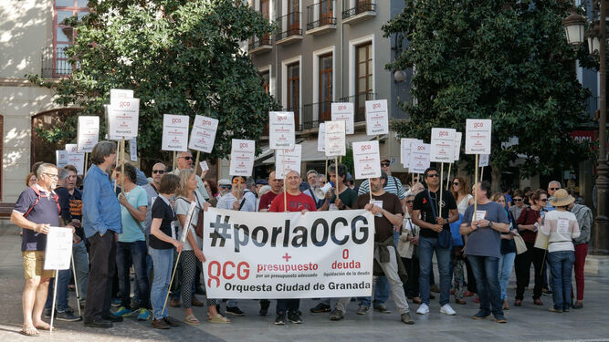 Protesta de la OCG de esta tarde frente al Ayuntamiento la semana pasada.