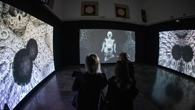 La Alhambra, monumento clave en el Día de los Museos, expone ahora la muestra 'La alhambra interpretada'.