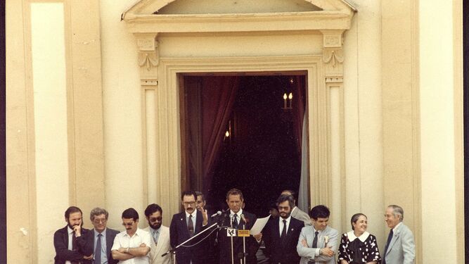 El pregón del Corpus de 1984 corrió a cargo de un escrito enamorado de Granada, Antonio Gala.