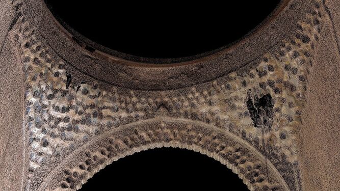 Imagen de los mocárabes de la portada de la Alhambra.