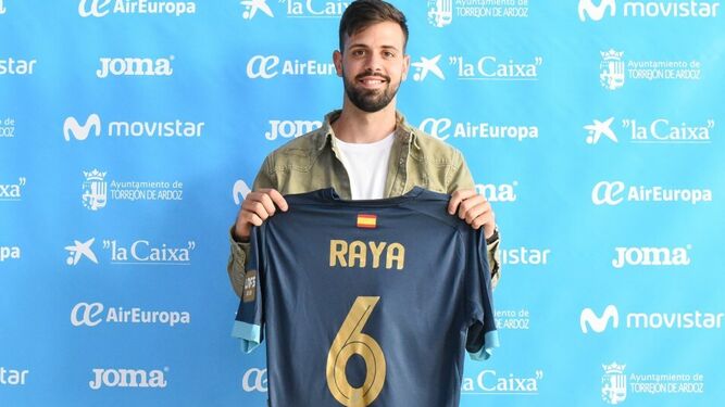 Raya, con la camiseta del Movistar Inter