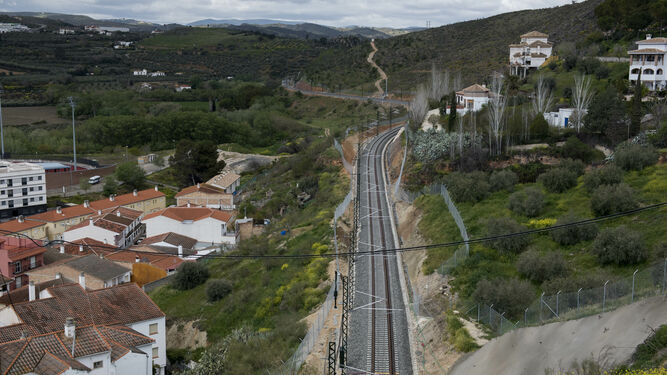 Loja pide formar parte de la Mesa del Ferrocarril de Granada para defender la parada del AVE