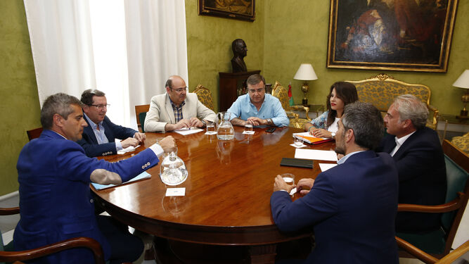 PP y Cs buscan replicar en Granada el modelo de gobierno de la Junta.