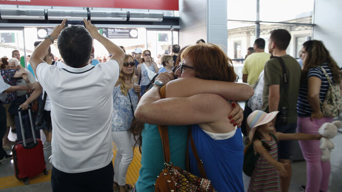 Paqui Herrero se funde en un abrazo con su hija tras un año sin verse