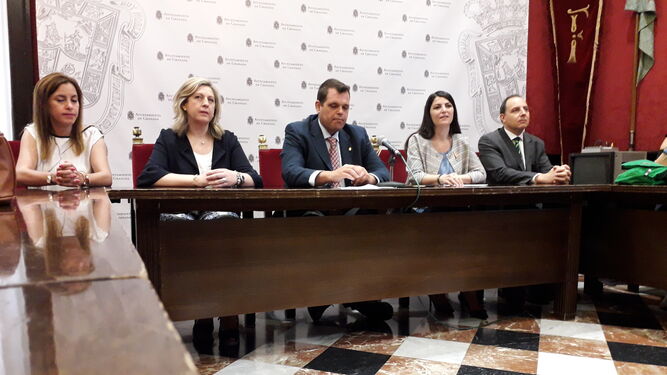 Vox, dispuesto a apoyar una moción de censura del PSOE para quitar la Alcaldía a Salvador