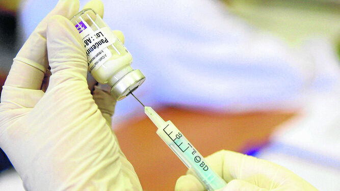 El Virgen de las Nieves vacunará a más de 2.700 personas antes de su viaje