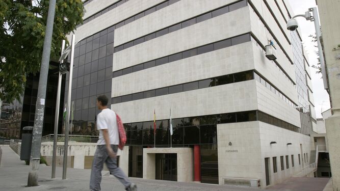 La Junta abona 1,71 millones de euros a abogados y procuradores de Granada