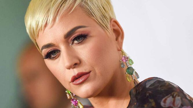 Katy Perry acusada de abusos por un antiguo empleado.
