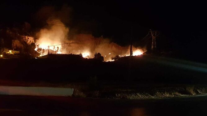 El incendio declarado en el Marchal, municipio cercano a Guadix
