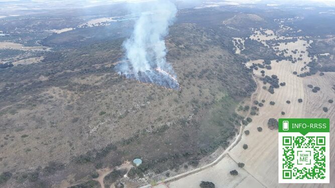 El Infoca extingue el incendio de Agrón que ha quemado 1,9 hectáreas de matorral