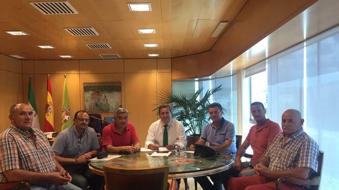 Imagen de la reunión mantenida entre UGT y el presidente de la Diputación, Jose Entrena