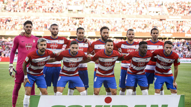 Cinco jugadores del once inicial ante el Sevilla debutan esta campaña en Primera