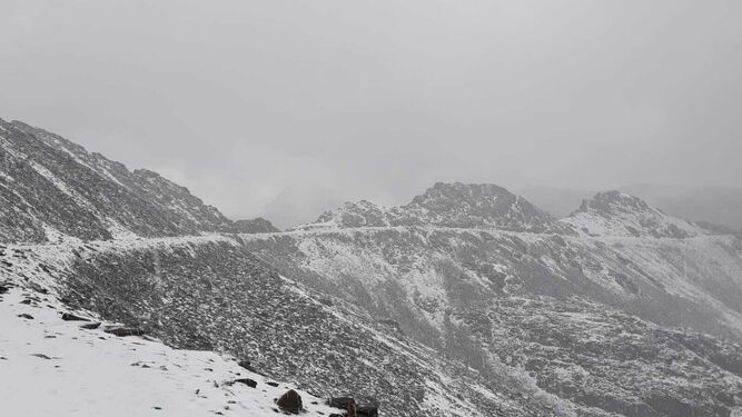 Im&aacute;genes de la primeras nieves en Sierra Nevada