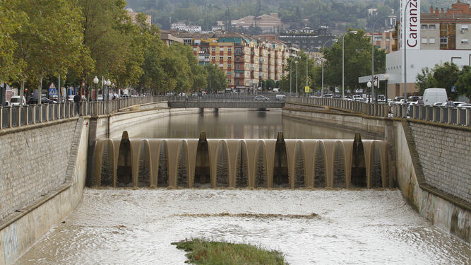 Estado del r&iacute;o Genil en Granada capital tras la gota fr&iacute;a