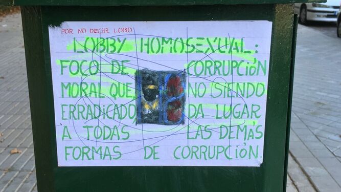 El movimiento LGTBI denuncia la aparición pintadas y carteles homófobos en Granada