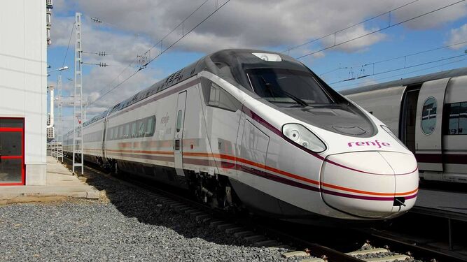 Un tren Avant de la Serie 114 con matrícula 01 es uno de los dos que harán los servicios desde Granada
