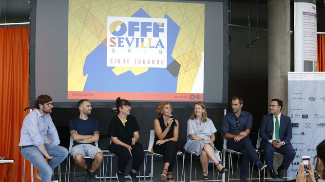 Isabel Ojeda interviene en el acto de presentación en Caixafórum Sevilla.