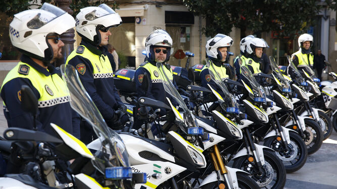 Agentes de la Policía Local de Granada en la Plaza del Carmen