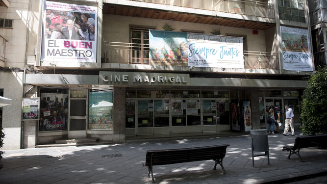 La fachada del Cine Madrigal, ubicado en Carrera de la Virgen.