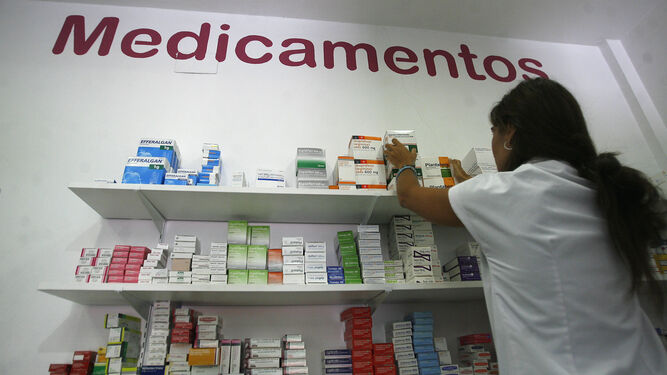 Un almacén de medicamentos de una farmacia.