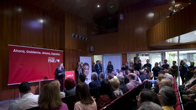 Calvo pronostica en Granada que el voto femenino dará una victoria "más grande" al PSOE