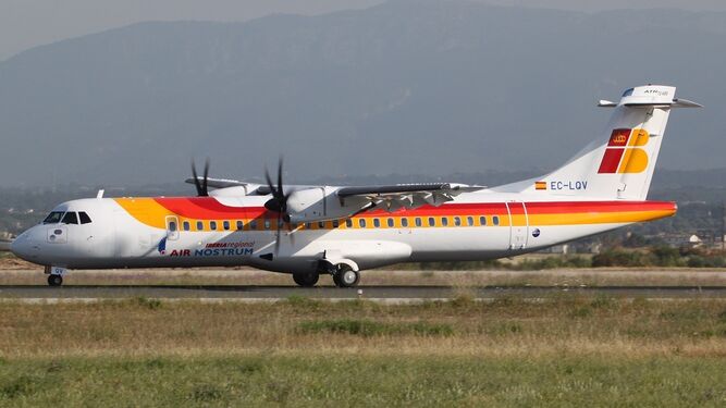 Un avión ATR-72 600 como el que cubre la ruta Granada-Melilla