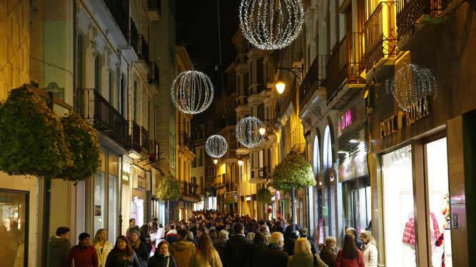 Granada se llena de luces y color con el encendido de la Navidad 2019, en im&aacute;genes