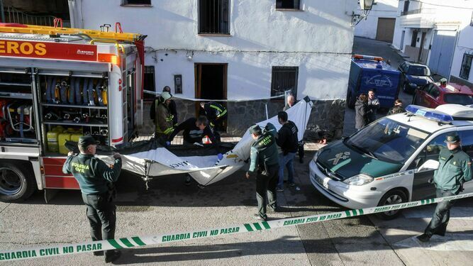 Denuncian que sólo dos bomberos acudieron al incendio de Dehesas Viejas (Granada)