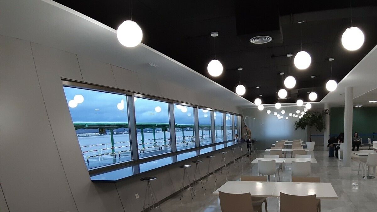 La nueva imagen de la cafetería del aeropuerto de Granada