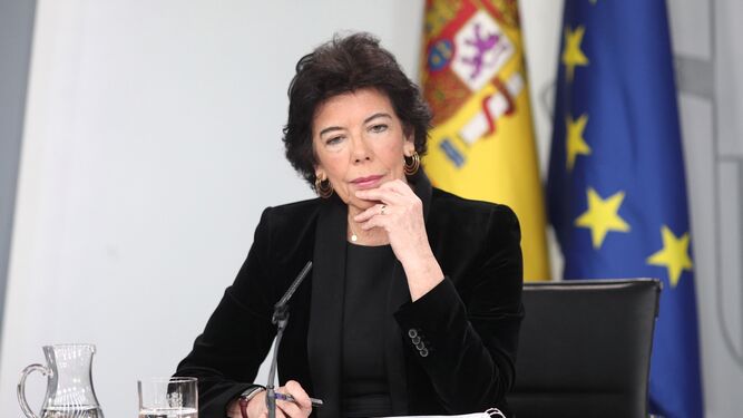 La portavoz y ministra de Educación en funciones, Isabel Celaá, este viernes durante la rueda de prensa tras el último Consejo de Ministros de 2019.