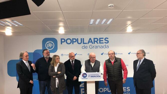 Aguirre, en la Comisión de Sanidad del PP de Granada.