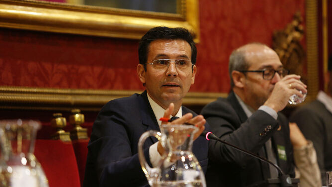 El PSOE habla de "descomposición" de un acuerdo de Alcaldía "antinatura"