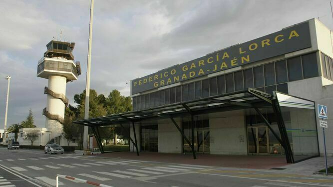 Aterrizan siete vuelos en el aeropuerto de Granada que tenían como destino Málaga