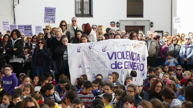 El recuerdo de Granada y La Zubia a la maestra Ana, asesinada por violencia machista
