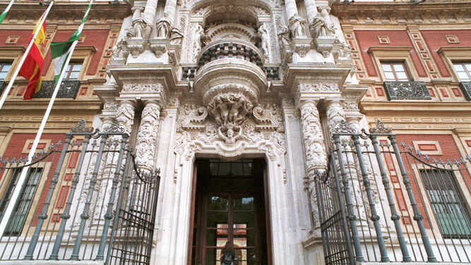 Puerta principal del Palacio de San Telmo.