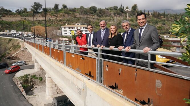 Moreno inaugura el nuevo puente de Órgiva y se compromete con la zona