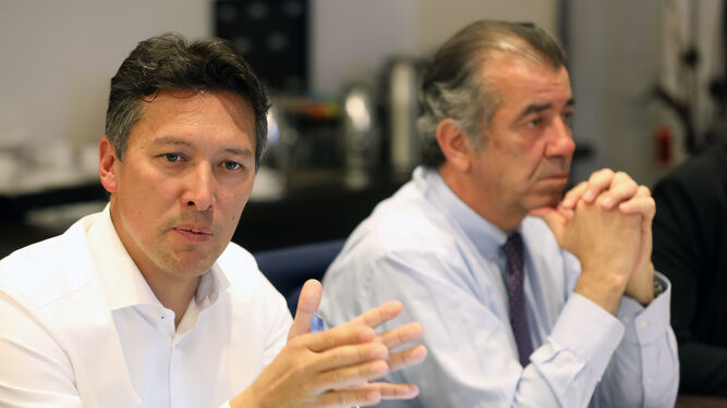 El CEO de Airbus Defence and Space, Dirk Hoke, y el anterior presidente de Airbus España, Fernando Alonso.