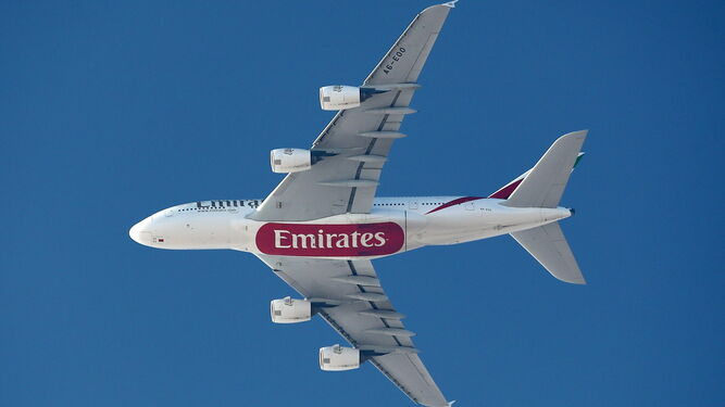 Un avión de la aerolínea Emirates