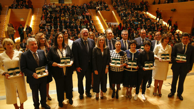 Galer&iacute;a de fotos de los premiados con las Banderas de Andaluc&iacute;a en Granada