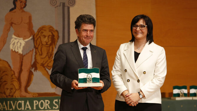 Galer&iacute;a de fotos de los premiados con las Banderas de Andaluc&iacute;a en Granada