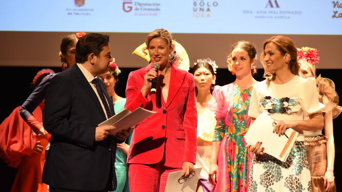 Entrega premio Concurso Dise&ntilde;adores J&oacute;venes en Pasarela Flamenca Granada