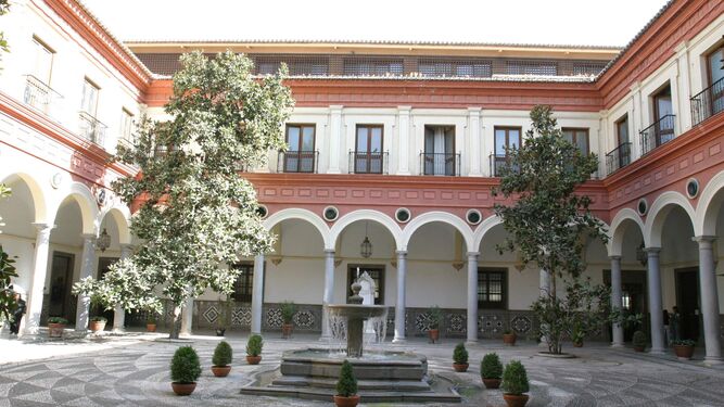 El Ayuntamiento de Granada tiene que pagar a Clece por intereses de demora en facturas pendientes