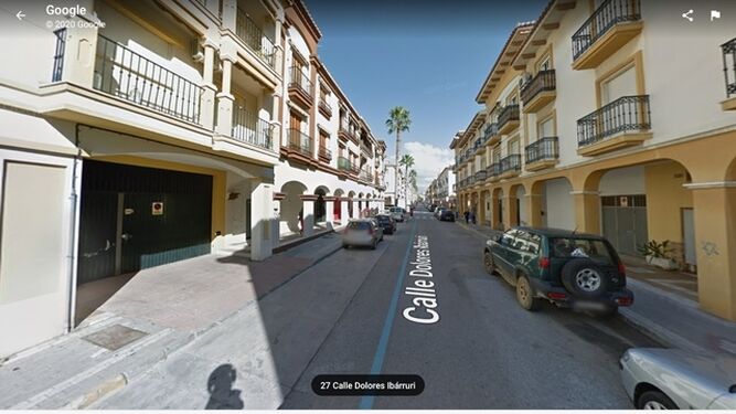 Violencia de género en Granada: Una mujer se lanza por el balcón en Salobreña tras ser amenazada por su pareja con un cuchillo
