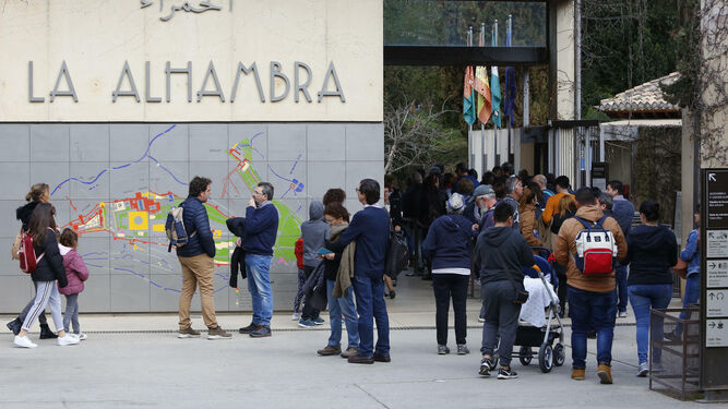 Nuevo sistema de entradas: la web de la Alhambra registra en veinte minutos las mismas conexiones que en todo un mes