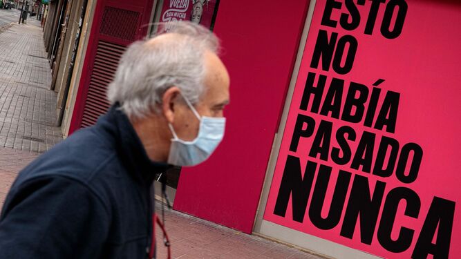 Una sola mascarilla desechable para todo el estado de alarma: la denuncia de la ayuda a domicilio en Granada
