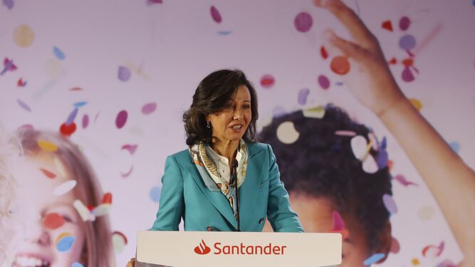 La presidenta del Banco Santander, Ana Botín, en el acto de entrega de premios de la XI Convocatoria de Proyectos Sociales de la entidad.